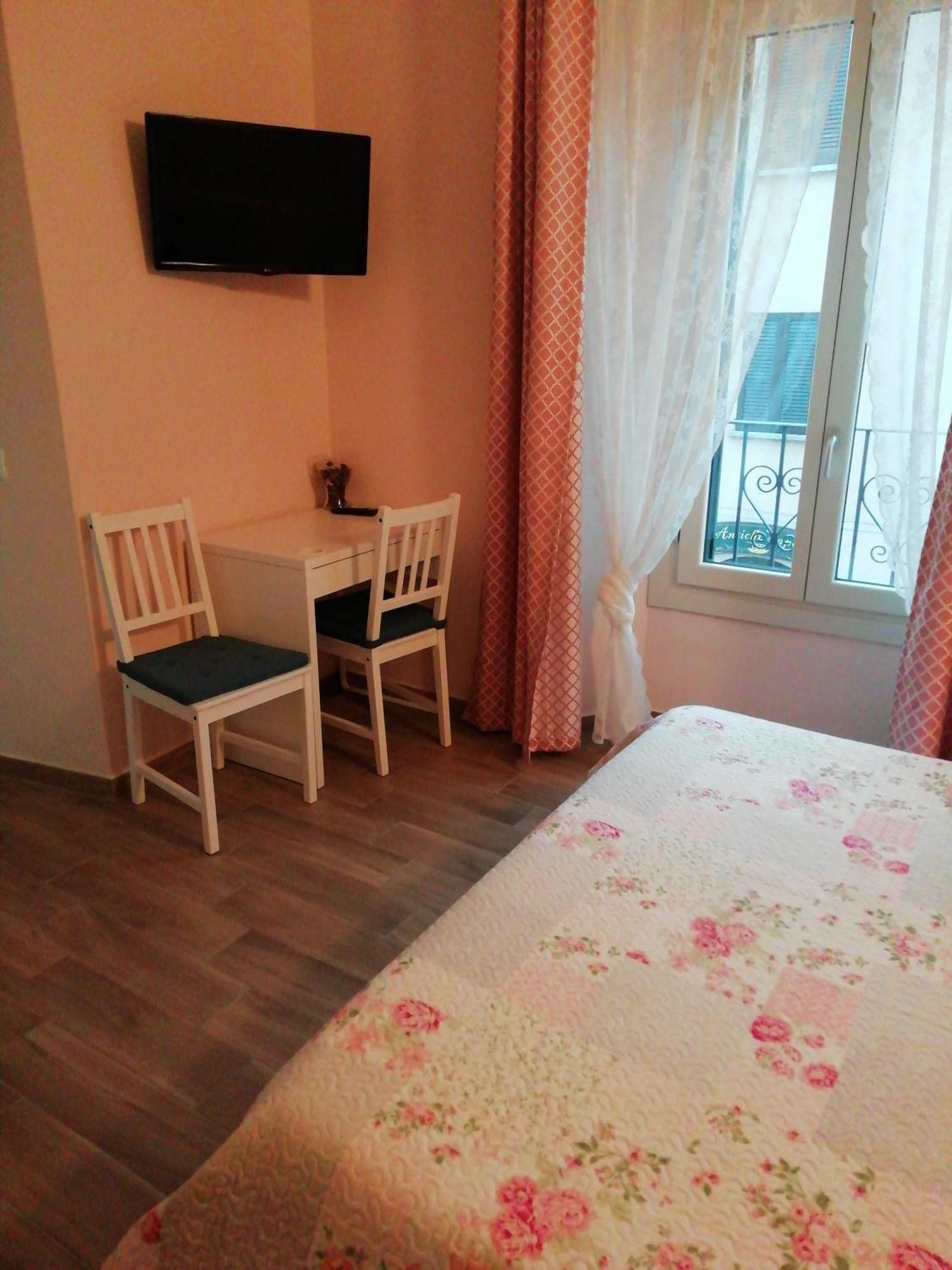 Hotel El Doorado à Dorio Chambre photo